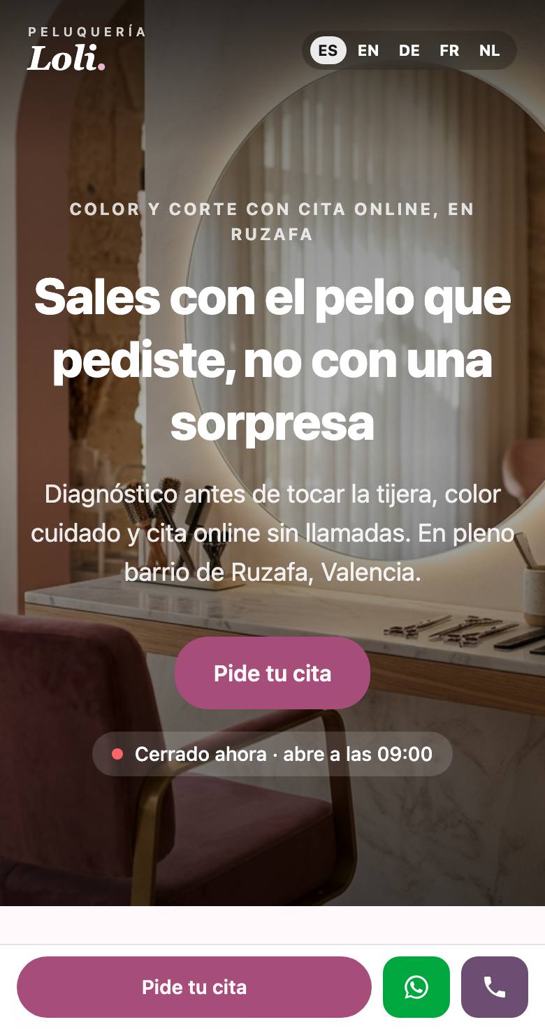 La web real de Peluquería Loli en un móvil